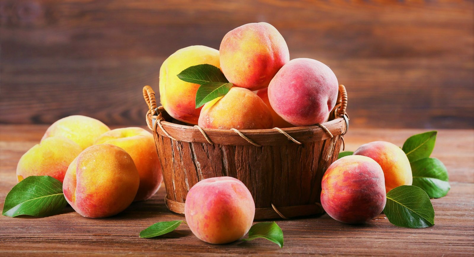 تفسير اكل الخوخ في المنام لابن سيرين